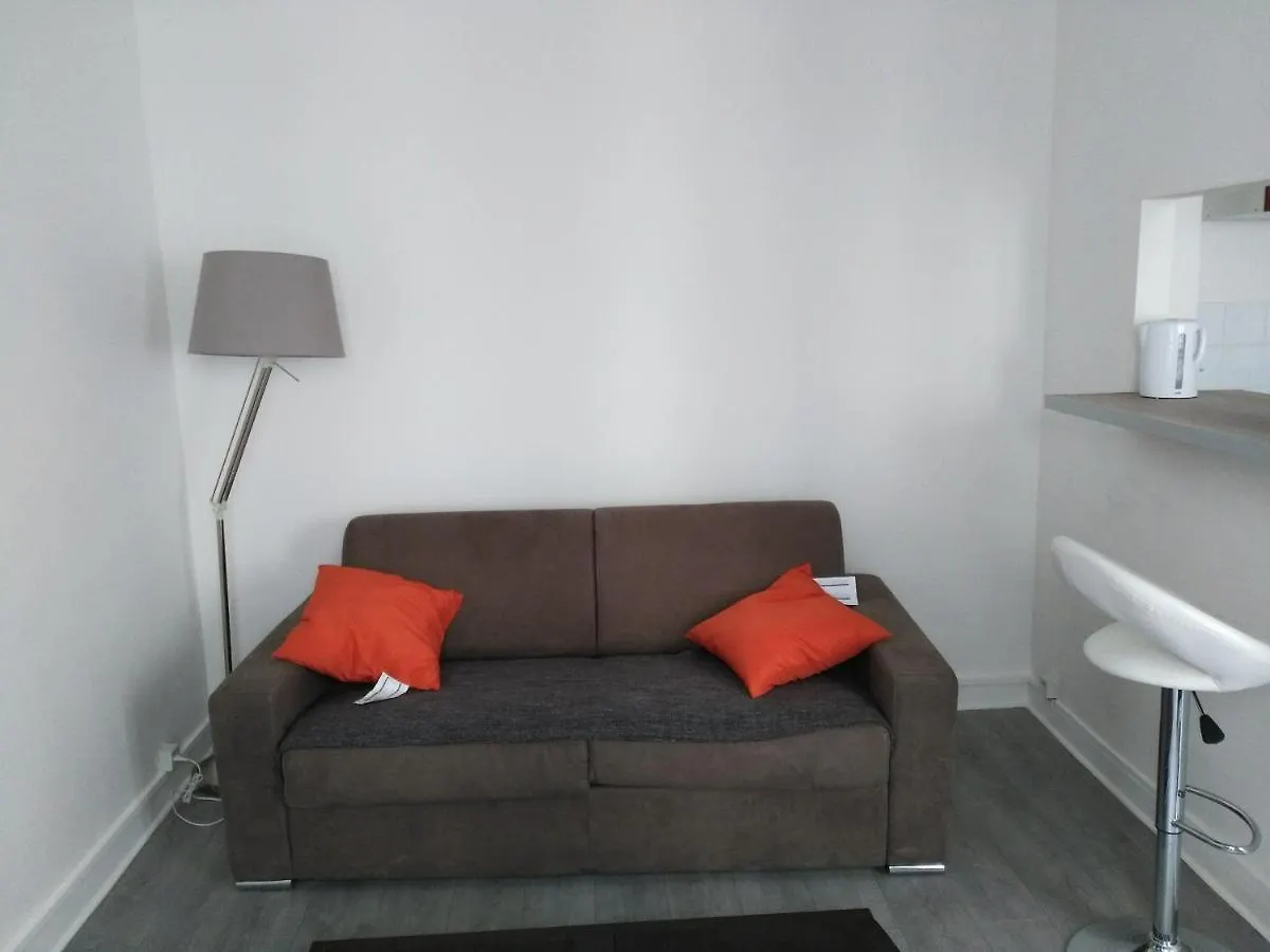 Comfy Parisian Studio!