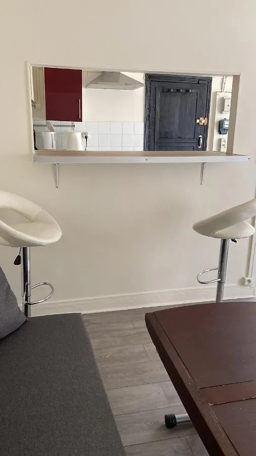 Comfy Parisian Studio! Apartment *